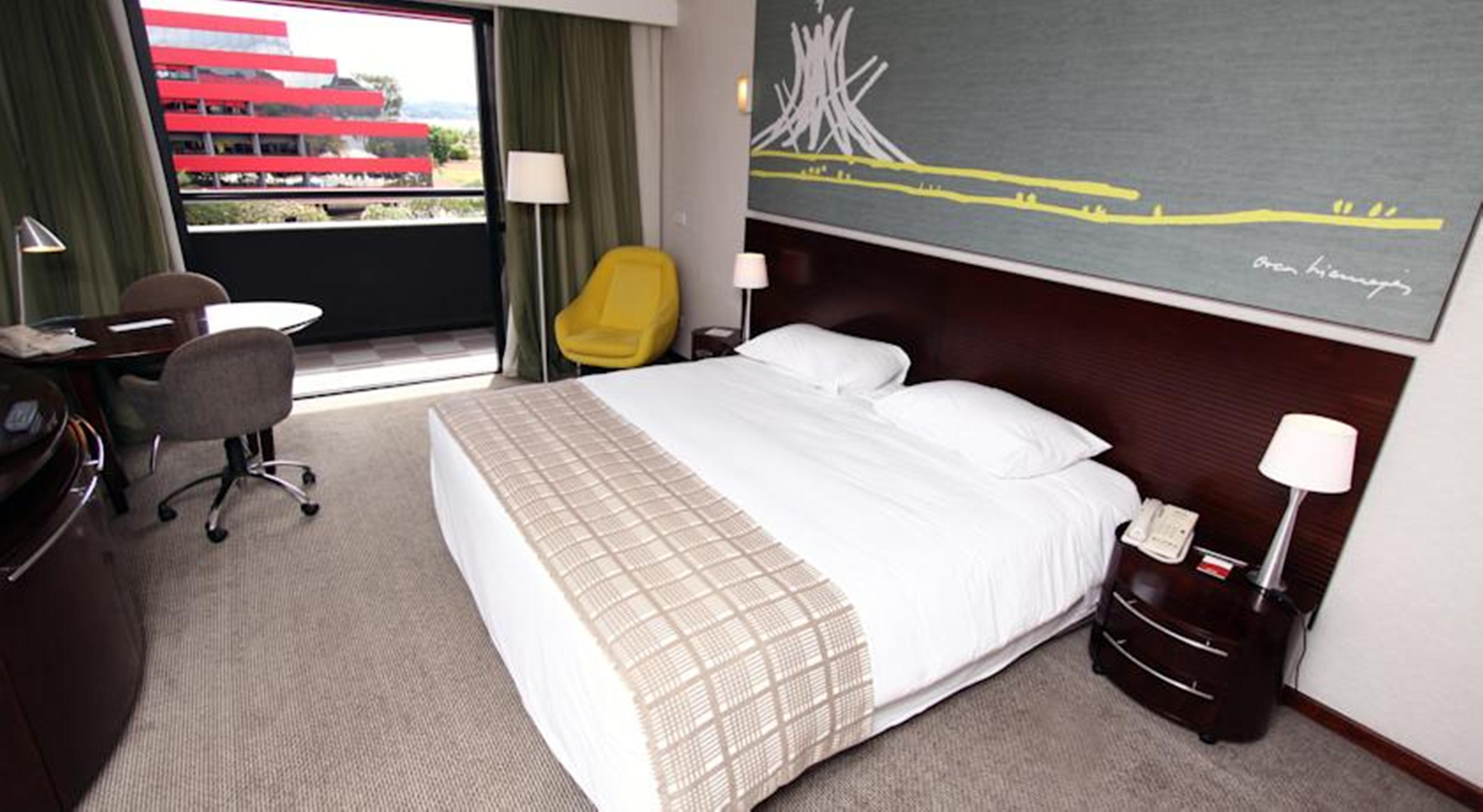 Royal Tulip Brasilia Alvorada Hotel Luaran gambar A room at the hotel