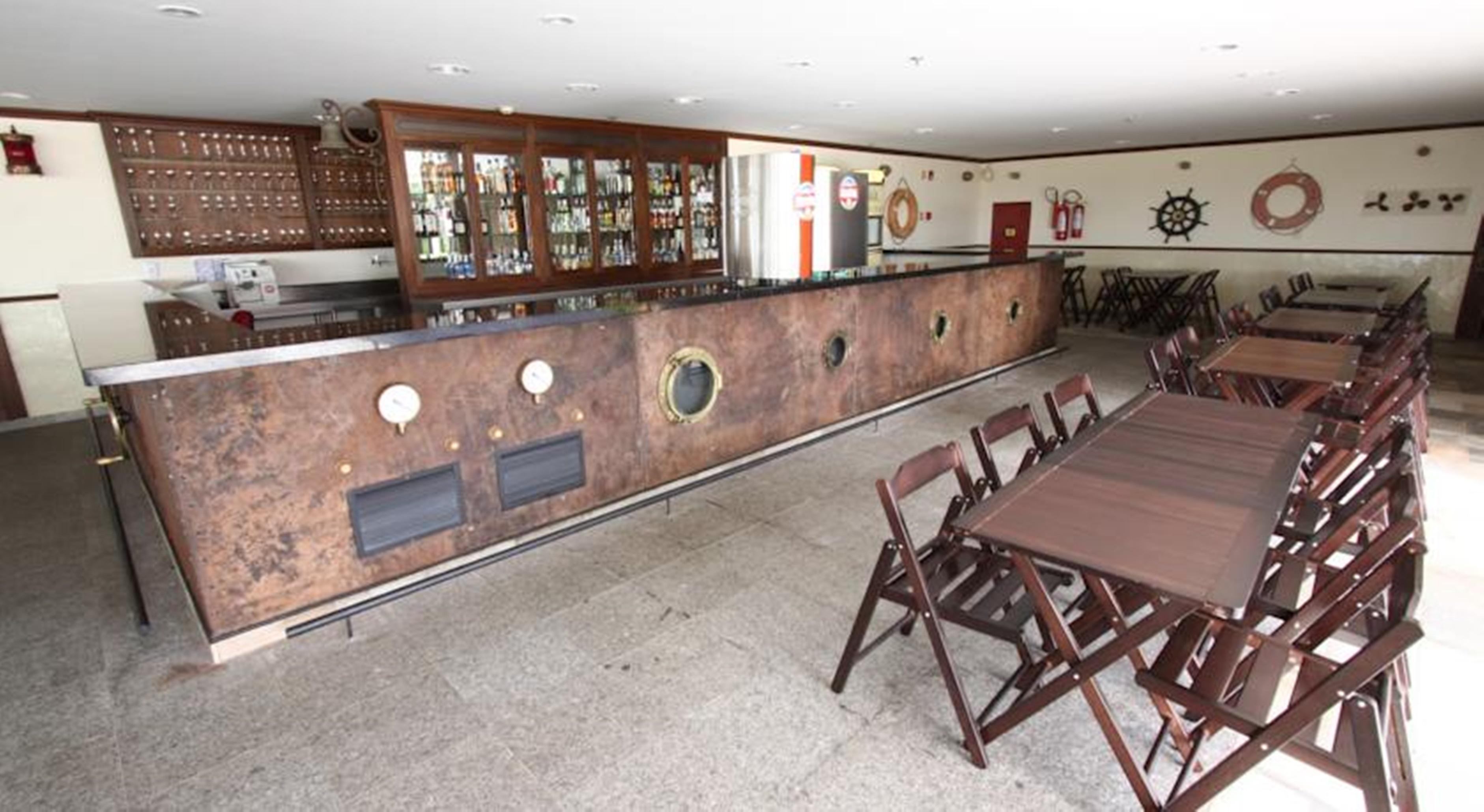 Royal Tulip Brasilia Alvorada Hotel Restoran gambar The bar at the top of the tower